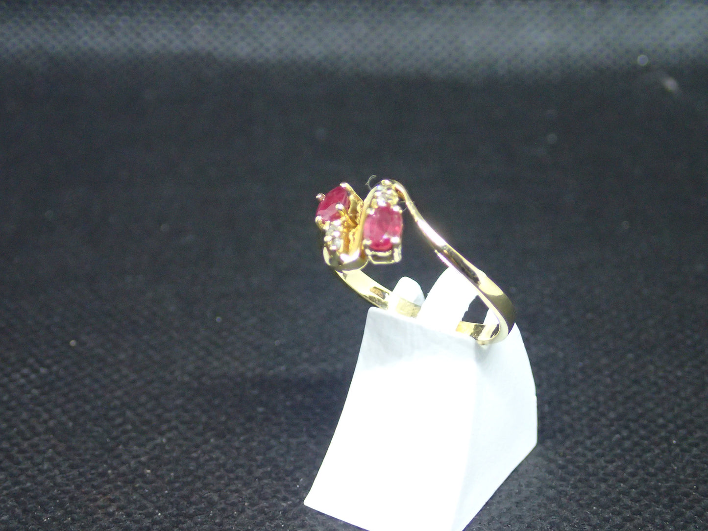 Bague en or jaune 750/ème de 2.76g, rubis, diamant / Bijoux d'occasion