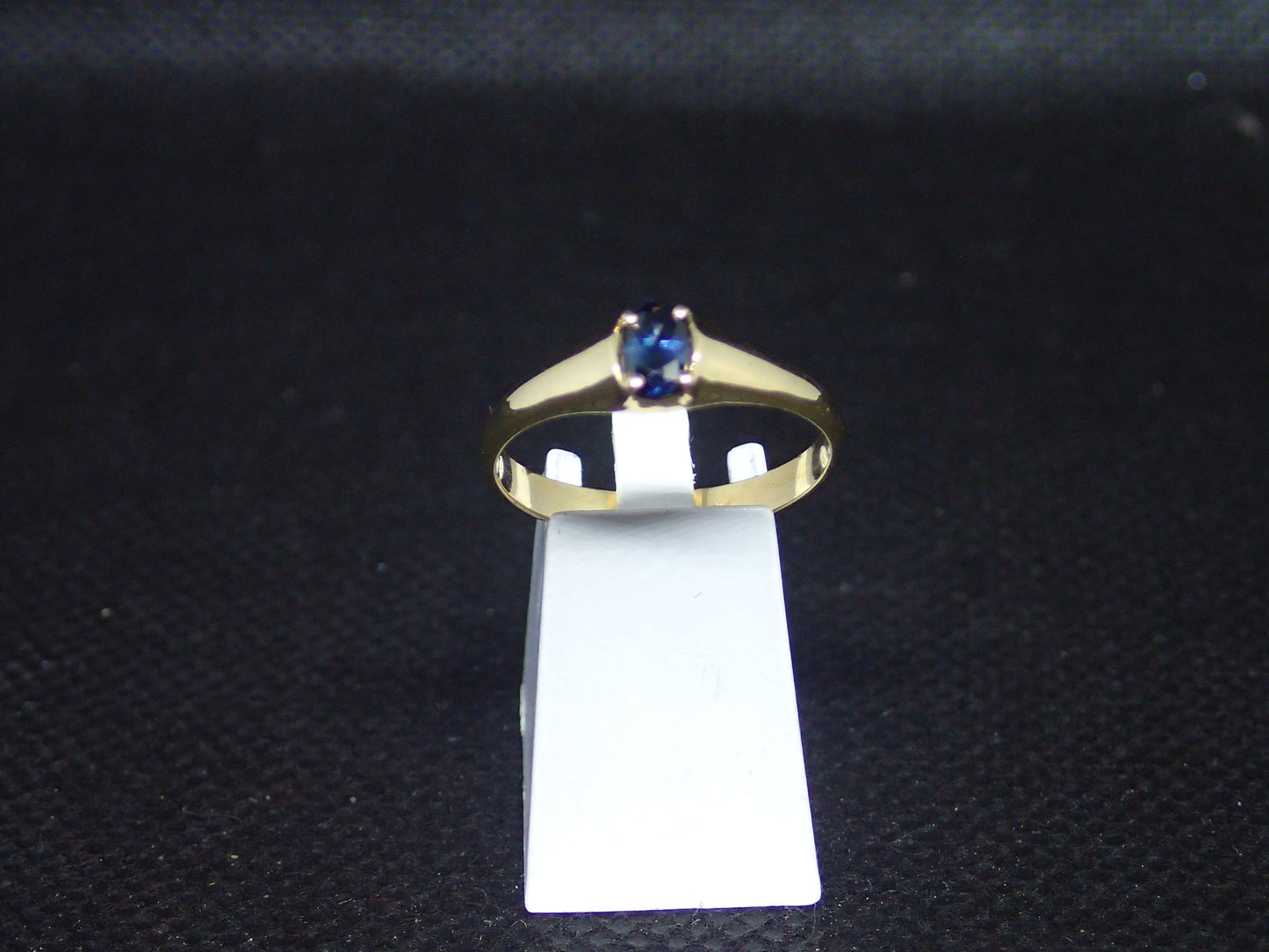 Bague en or jaune 750/ème de 2.22g, saphir / Bijoux d'occasion