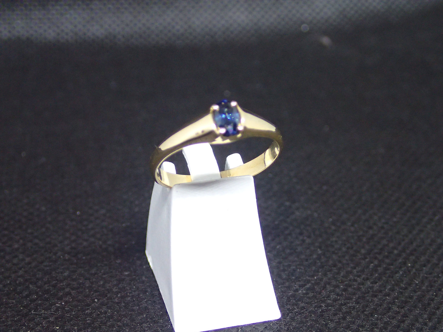 Bague en or jaune 750/ème de 2.22g, saphir / Bijoux d'occasion