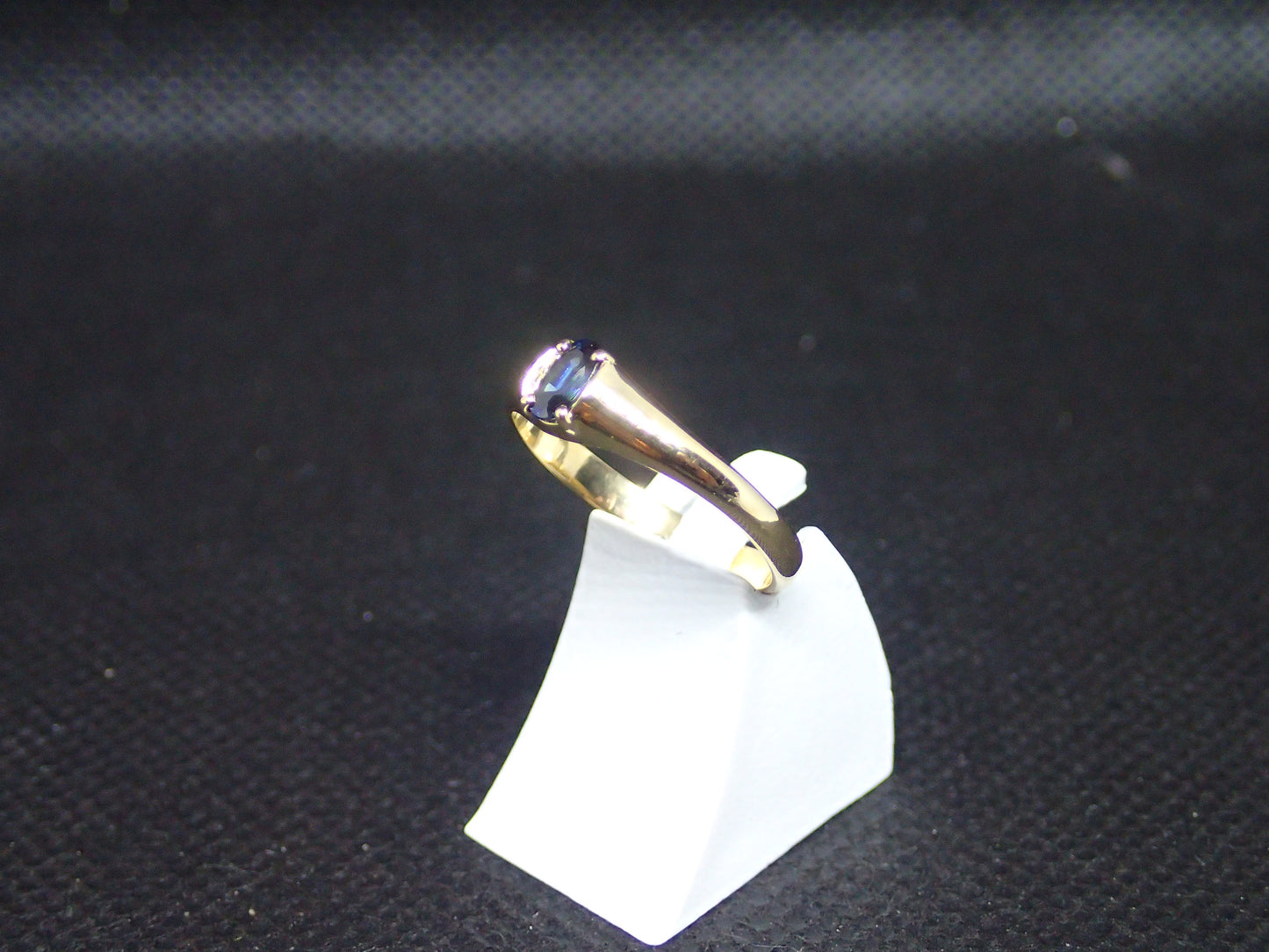 Bague en or jaune 750/ème de 2.22g, saphir / Bijoux d'occasion