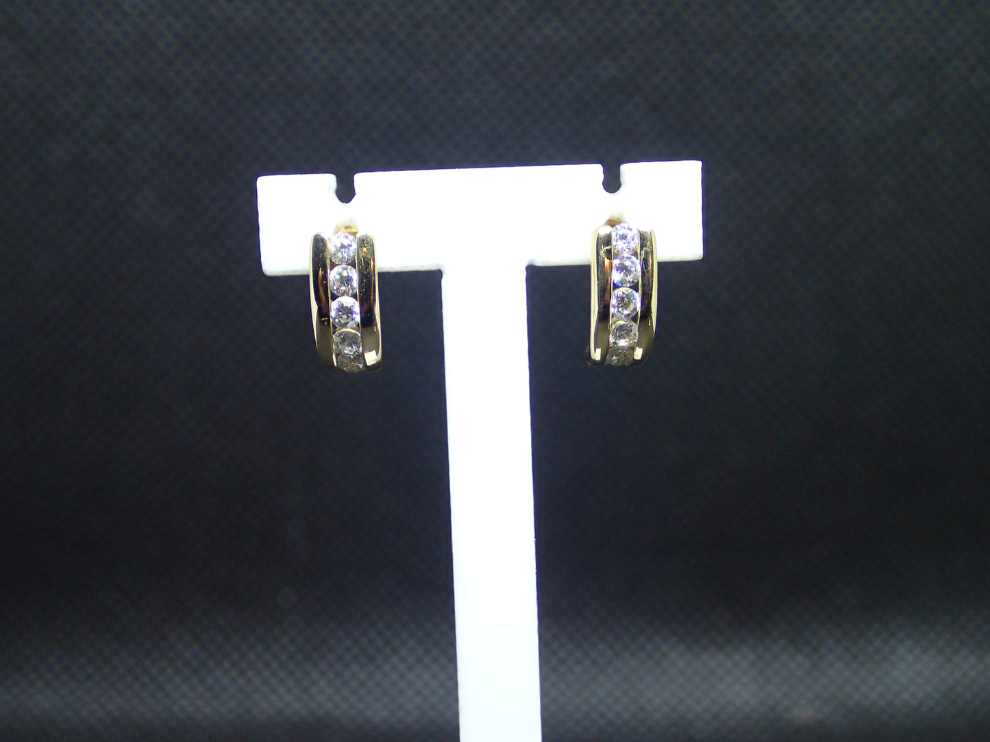 Boucle d'oreille en or jaune 750/ème de 1.25g, oxyde / Bijoux d'occasion