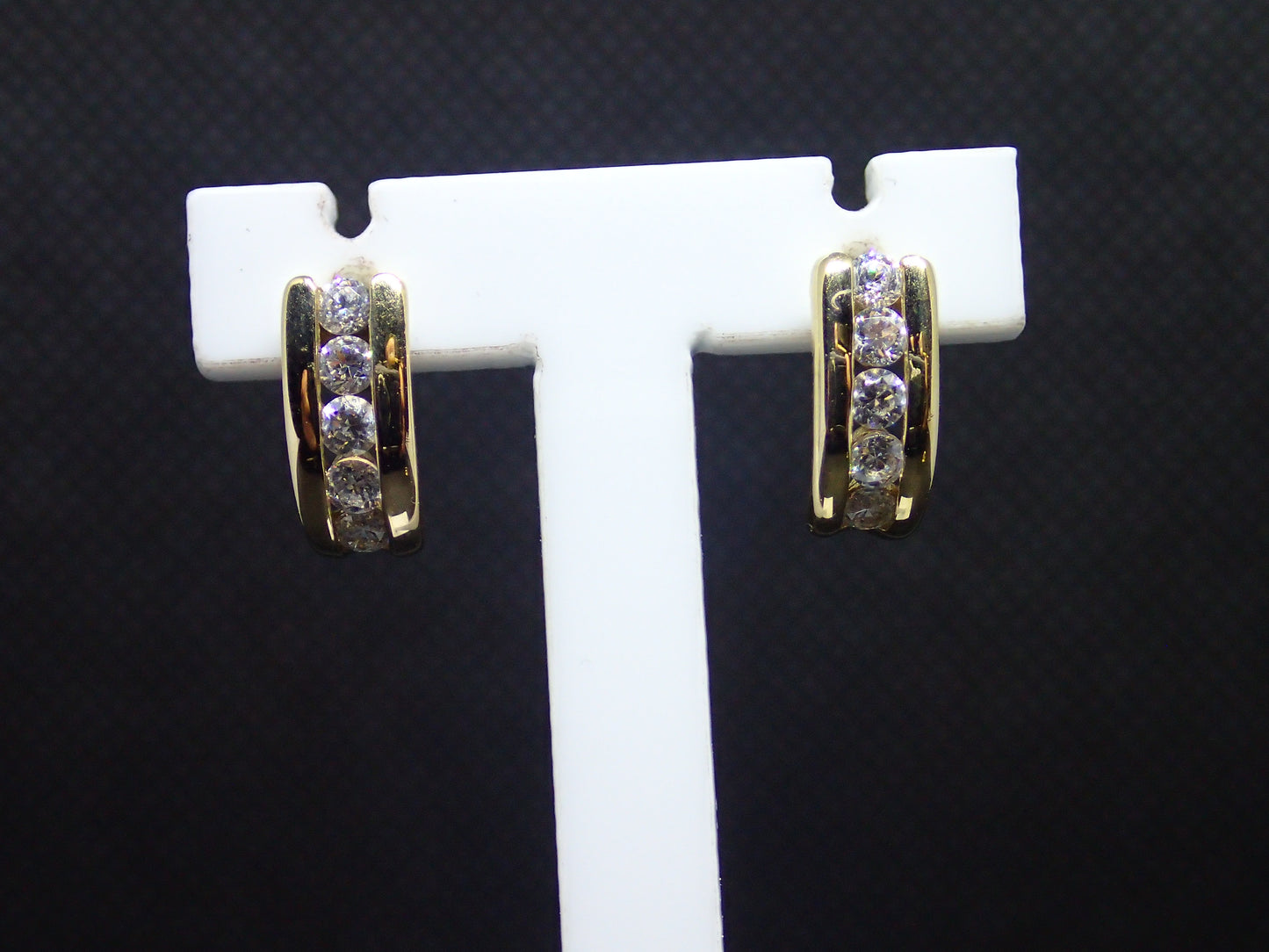 Boucle d'oreille en or jaune 750/ème de 1.25g, oxyde / Bijoux d'occasion