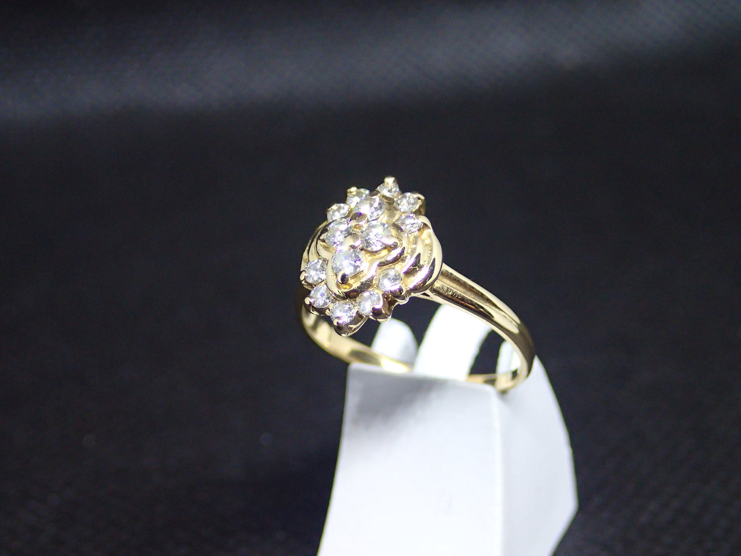 Bague rétro en or jaune 750/ème de 2.83g, diamant / Bijoux d'occasion