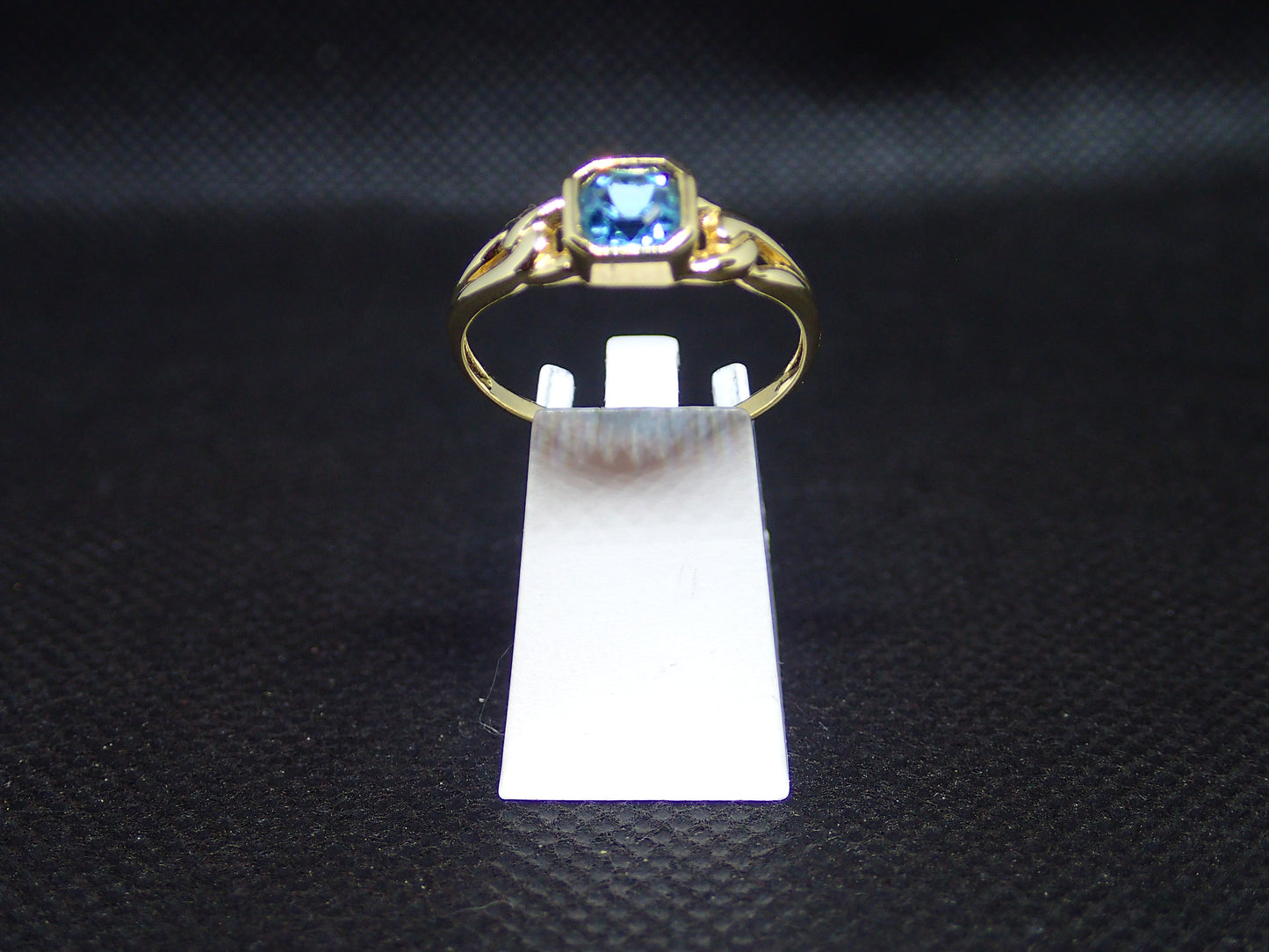 Bague en or jaune 750/ème de 1.92g, topaze / Bijoux d'occasion