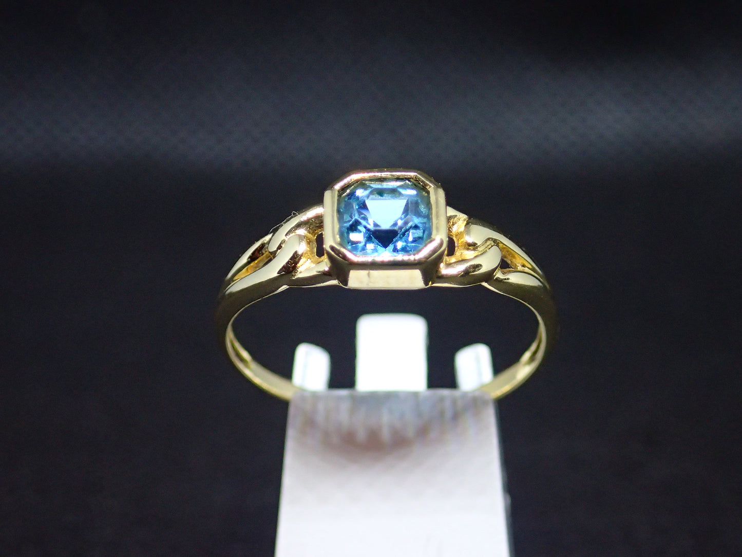 Bague en or jaune 750/ème de 1.92g, topaze / Bijoux d'occasion