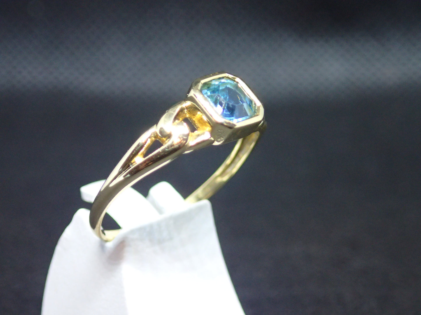 Bague en or jaune 750/ème de 1.92g, topaze / Bijoux d'occasion