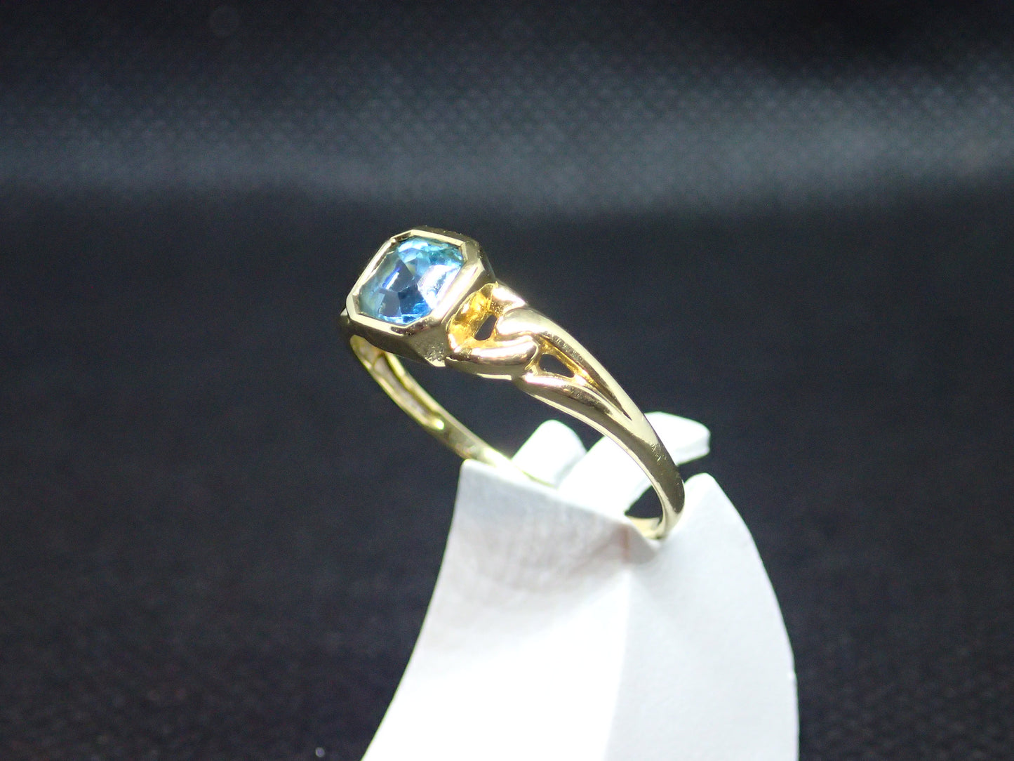 Bague en or jaune 750/ème de 1.92g, topaze / Bijoux d'occasion