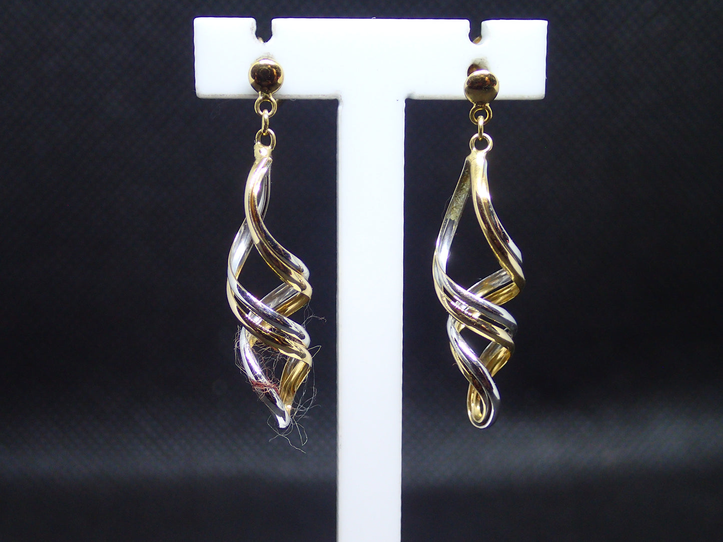 Boucle d'oreille en or bicolore 750/ème de 1.13g, torsadé / Bijoux d'occasion