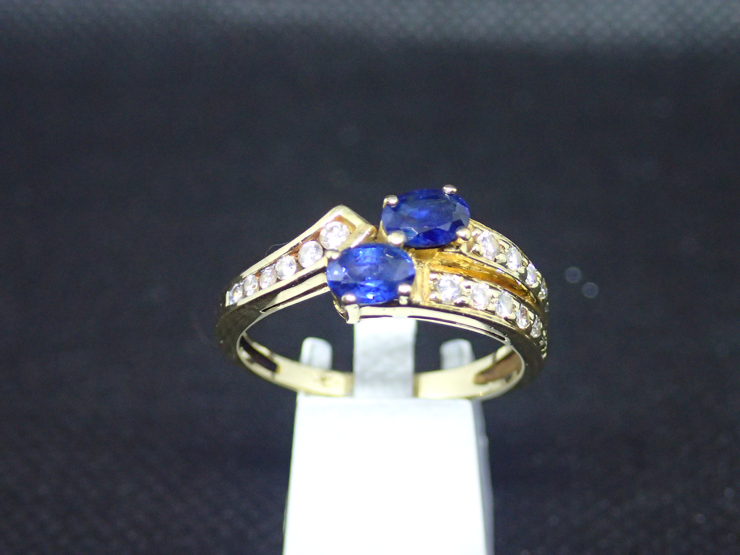 Bague saphir en or jaune 750/ème de 4.28g, saphir, diamant / Bijoux d'occasion