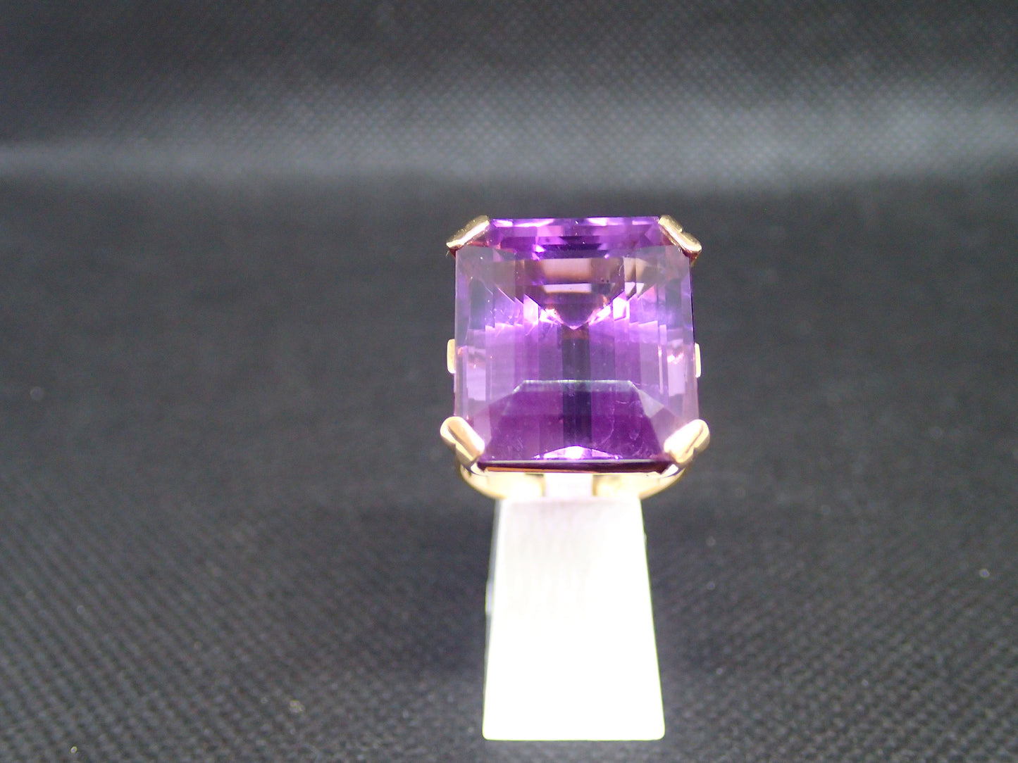 Bague en or jaune 750/ème de 13.40g, améthyste / Bijoux d'occasion