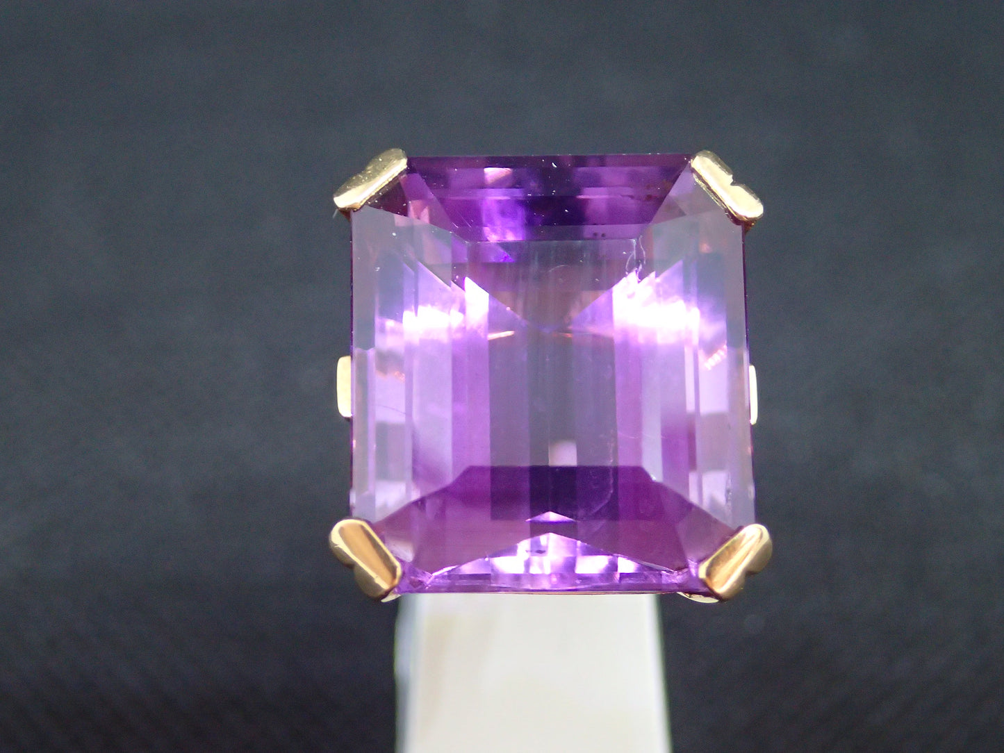 Bague en or jaune 750/ème de 13.40g, améthyste / Bijoux d'occasion