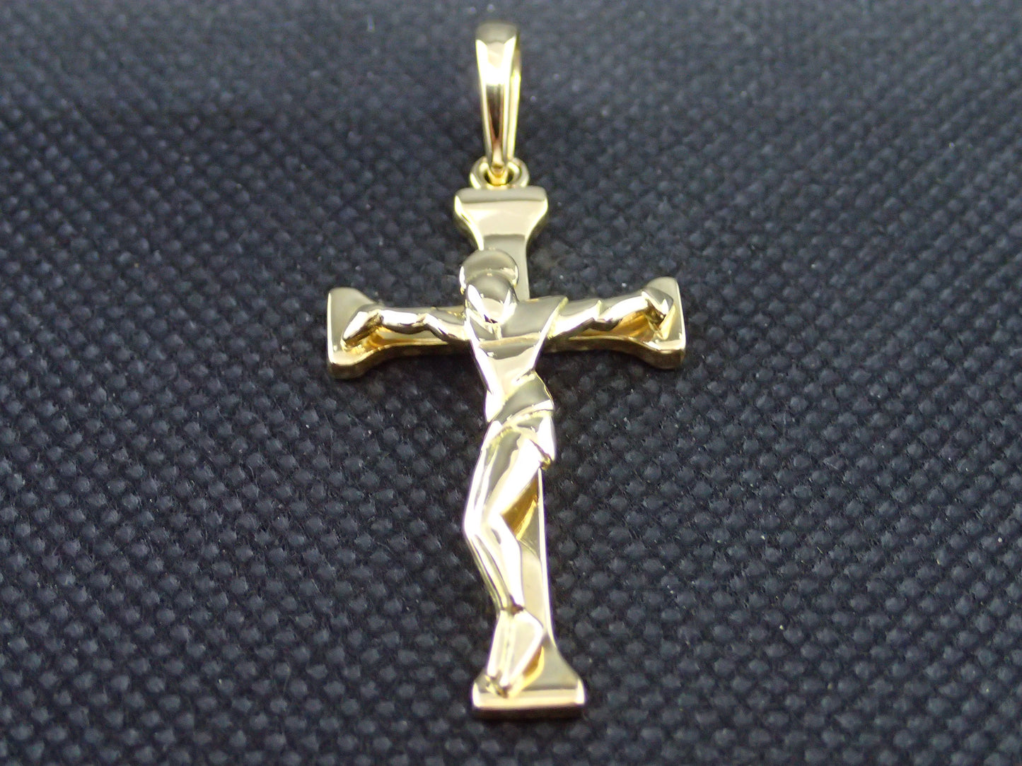 Croix en or jaune 750/ème de 5.58g / Bijou d'occasion