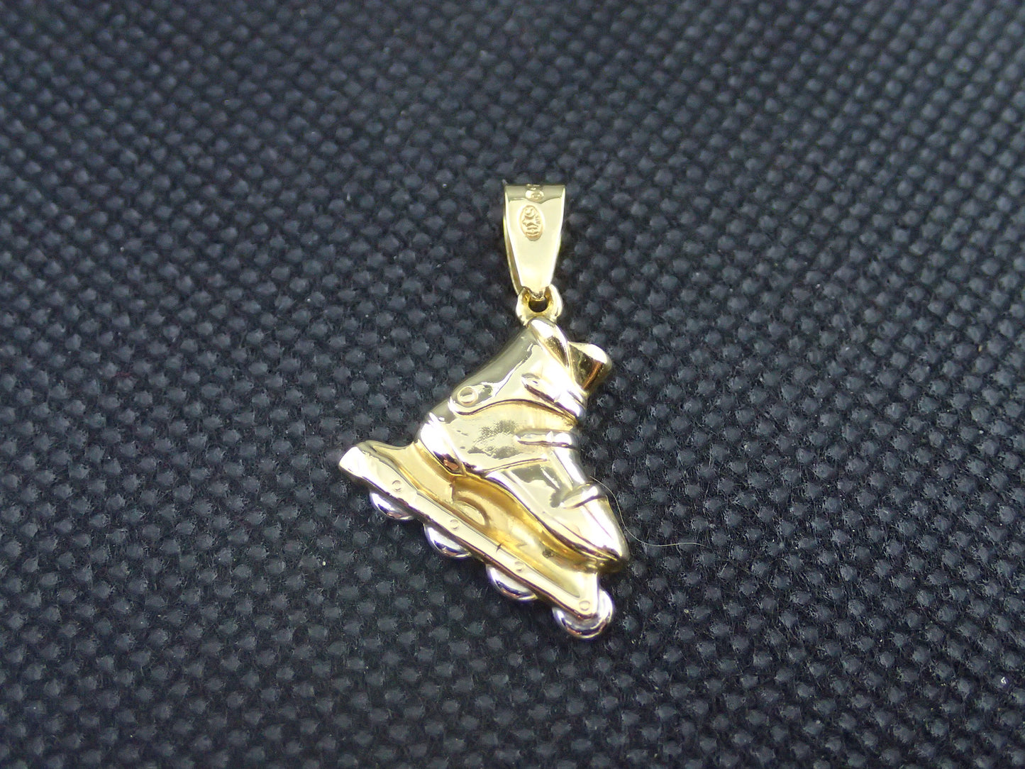 Pendentif en forme de roller en or jaune 750/ème de 1.30g / Bijoux d'occasion