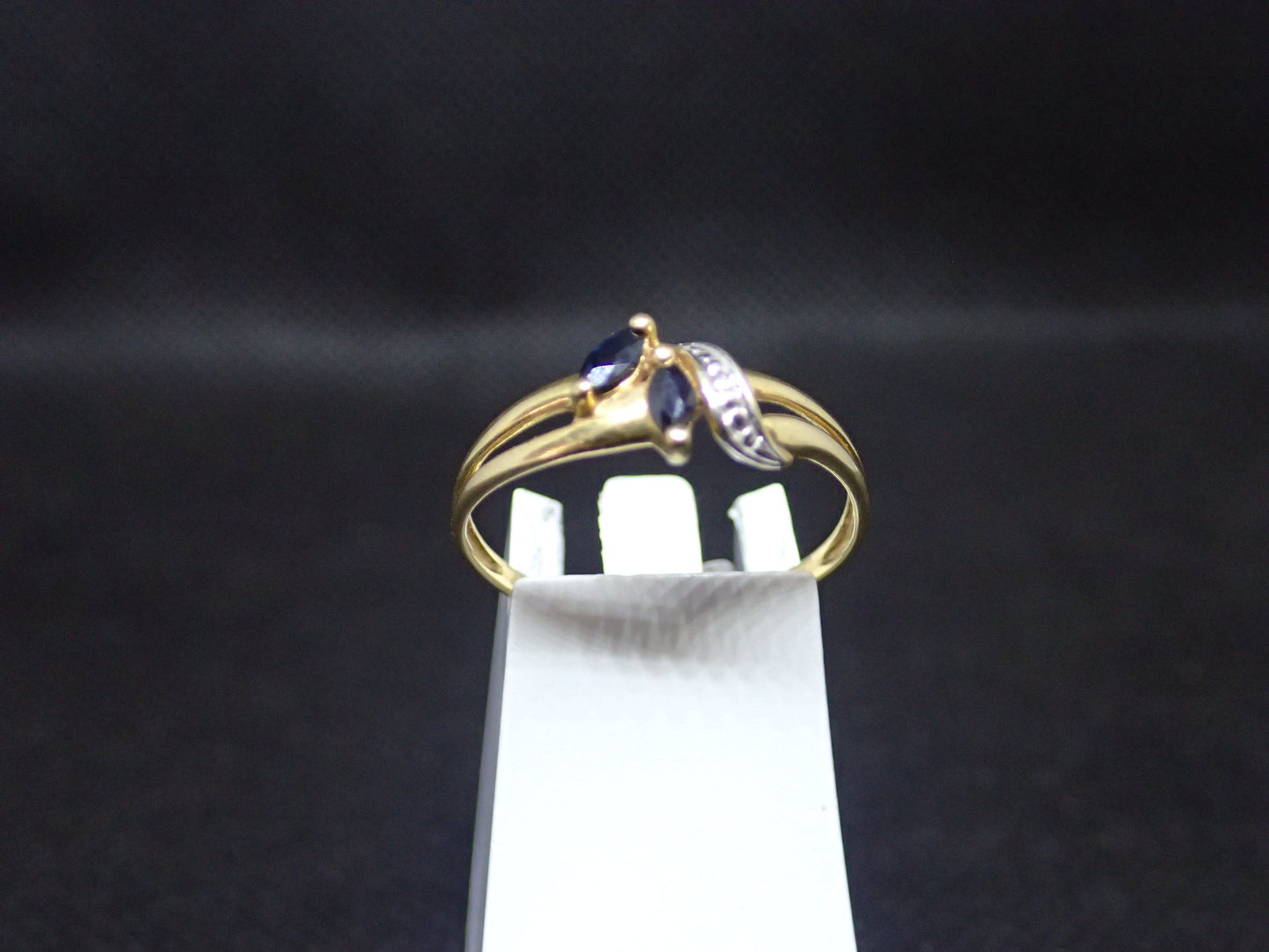 Bague en or jaune 750/ème de 1.36g, saphir / Bijoux d'occasion