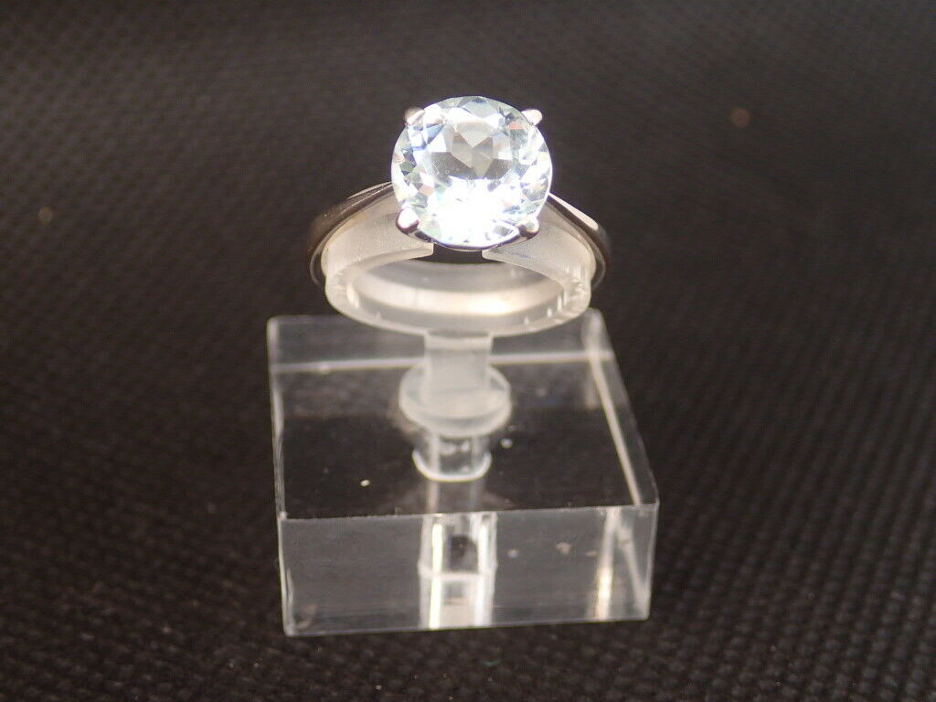 Bague solitaire en or blanc 750/ème de 2.64g / Bijoux d'occasion