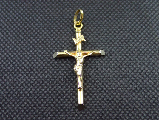 Croix religieuse en or jaune 750/ème de 2.92g / Bijoux d'occasion
