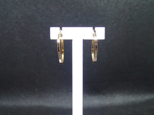 Créole ciselée en or jaune 750/ème de 0.98g / Bijoux d'occasion