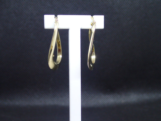 Créole en or jaune 750/ème de 2.43g, fil plat / Bijoux d'occasion