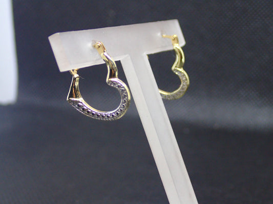 Créole en forme de coeur en or jaune 750/ème de 0.60g / Bijoux d'occasion