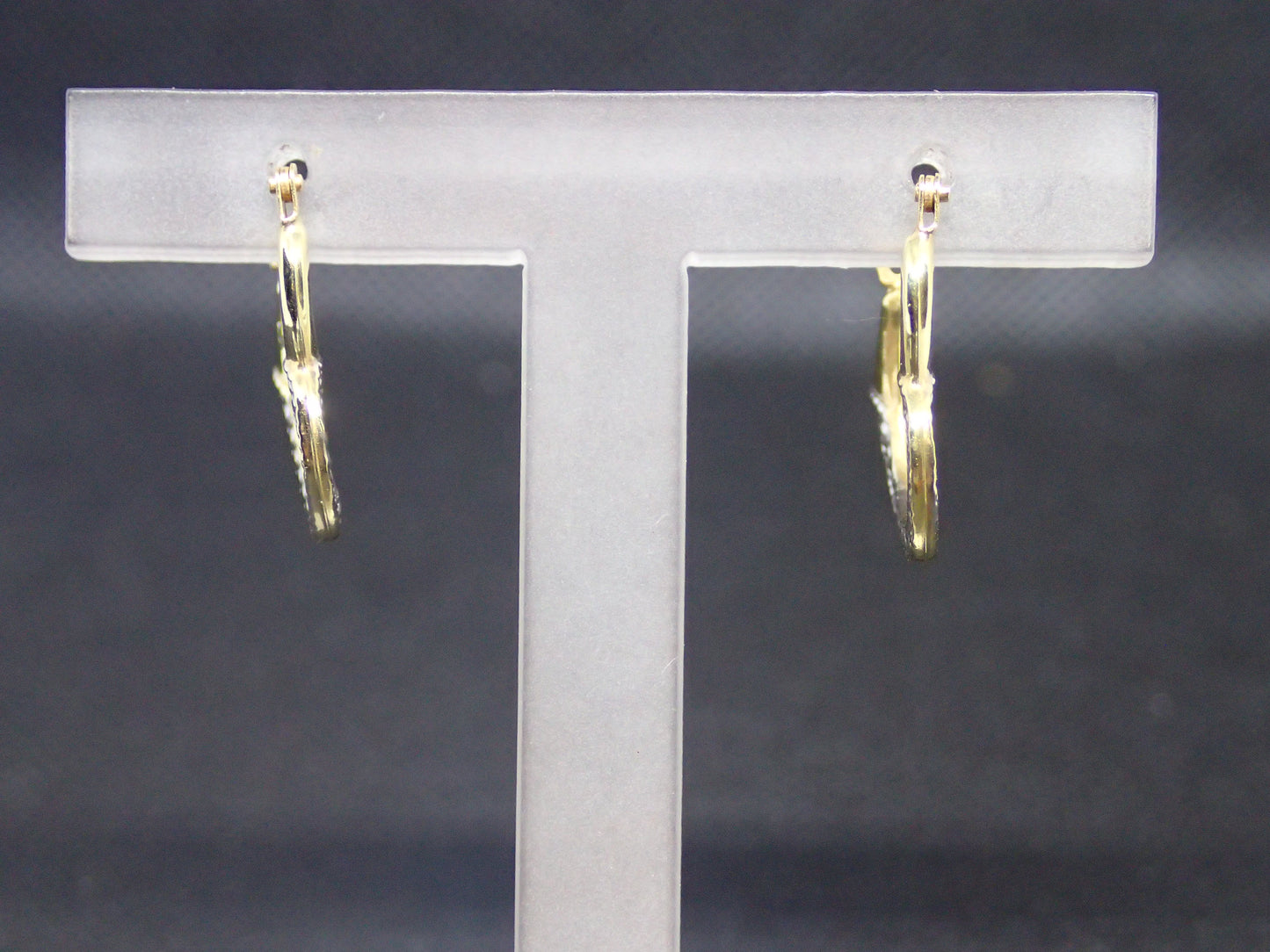Créole en forme de coeur en or jaune 750/ème de 0.60g / Bijoux d'occasion