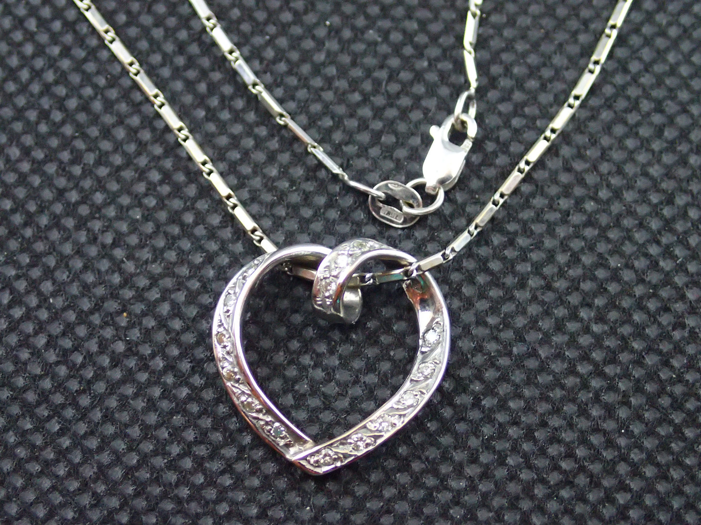 Chaine et coeur en or blanc 750/ème de 5.30g, diamant / Bijoux d'occasion