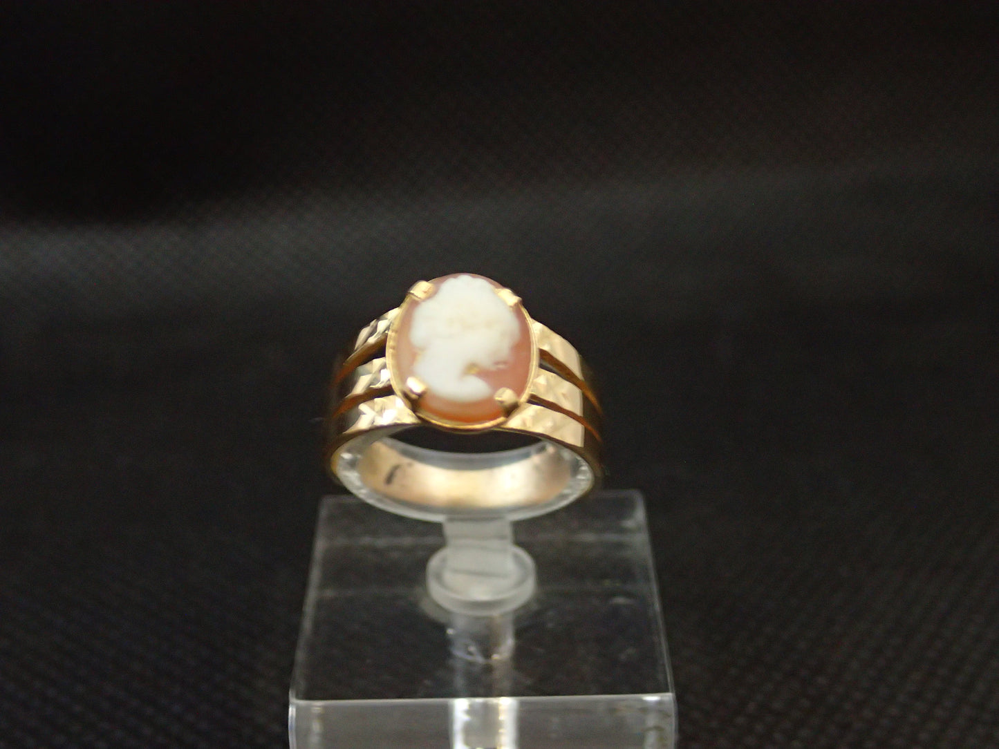 Bague camée en or jaune 750/ème de 3.50g / Bijoux d'occasion