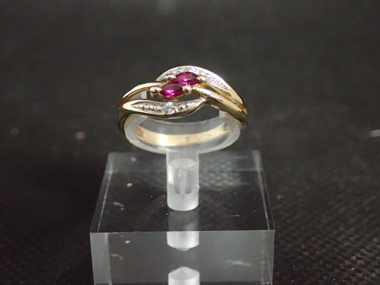 Bague or jaune 750/ème de 2.35g, rubis / Bijoux d'occasion