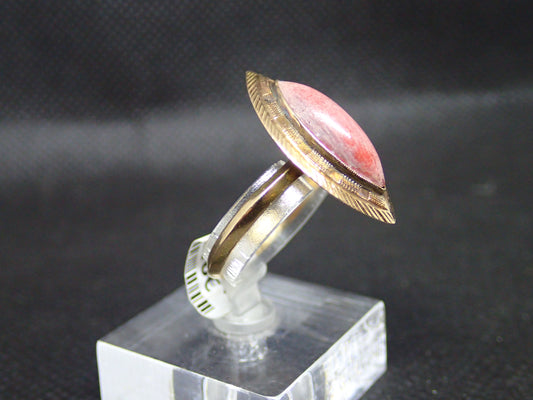 Bague façon marquise en or jaune 750/ème de 2.83g, rhodochrosite / Bijoux d'occasion