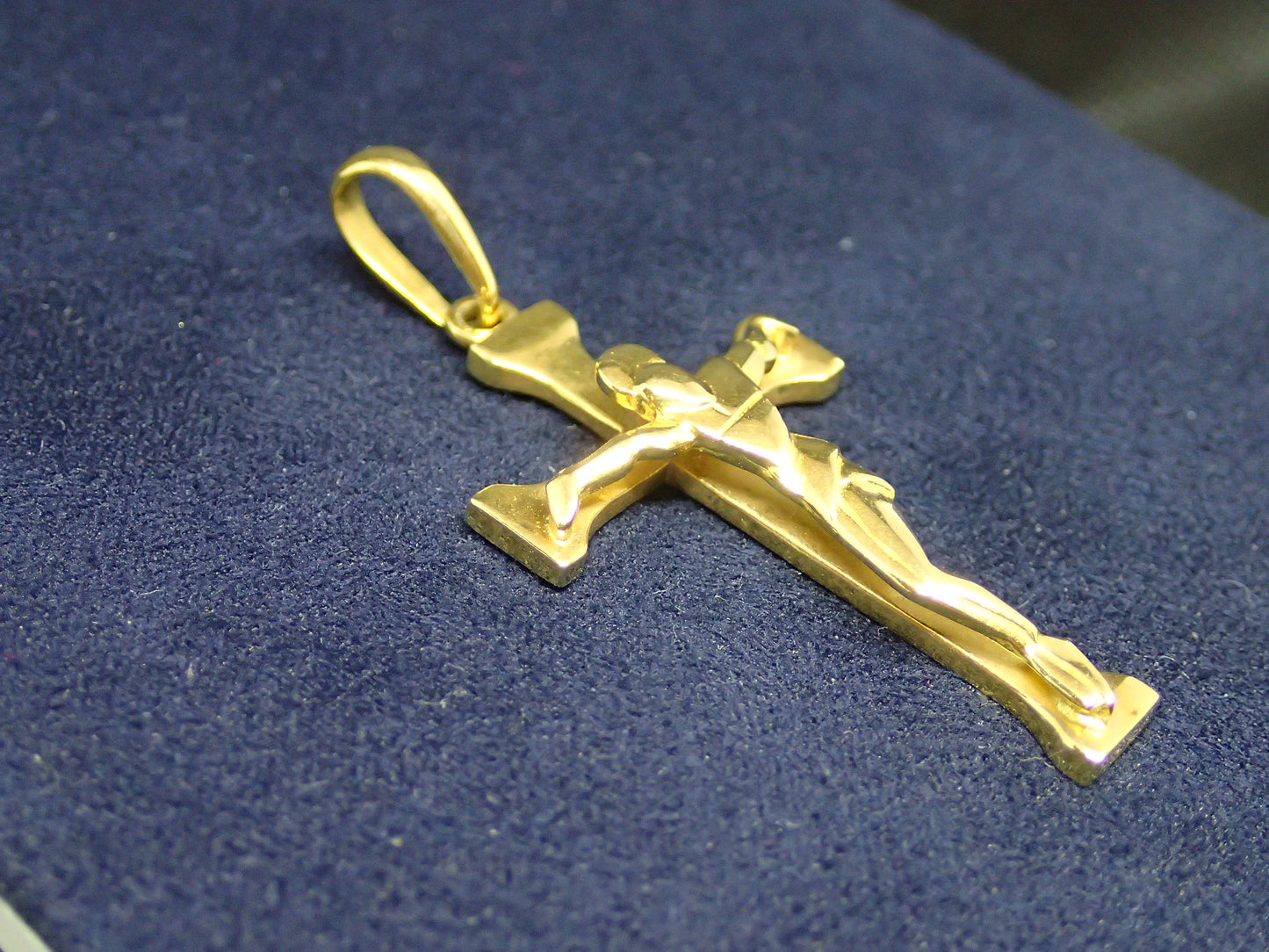 Pendentif croix moderne en or jaune 750/ème de 5.42g / Bijoux d'occasion