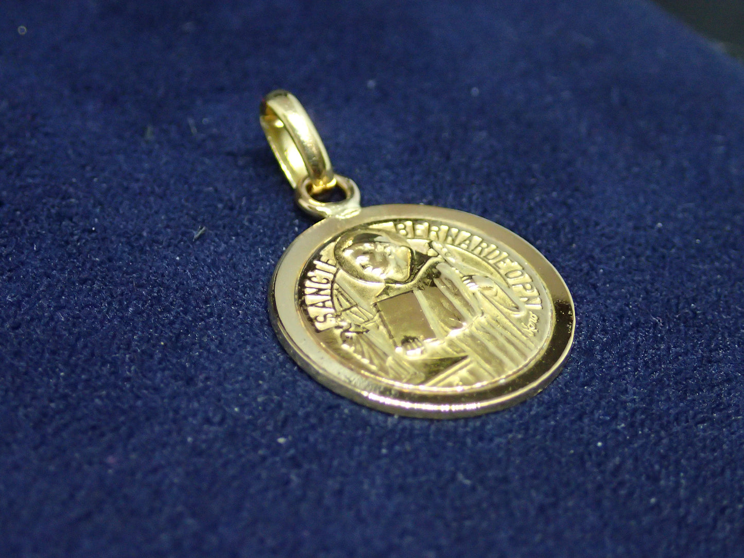 Médaille Saint Bernard en or jaune 750/ème de 2.92g / Bijoux d'occasion