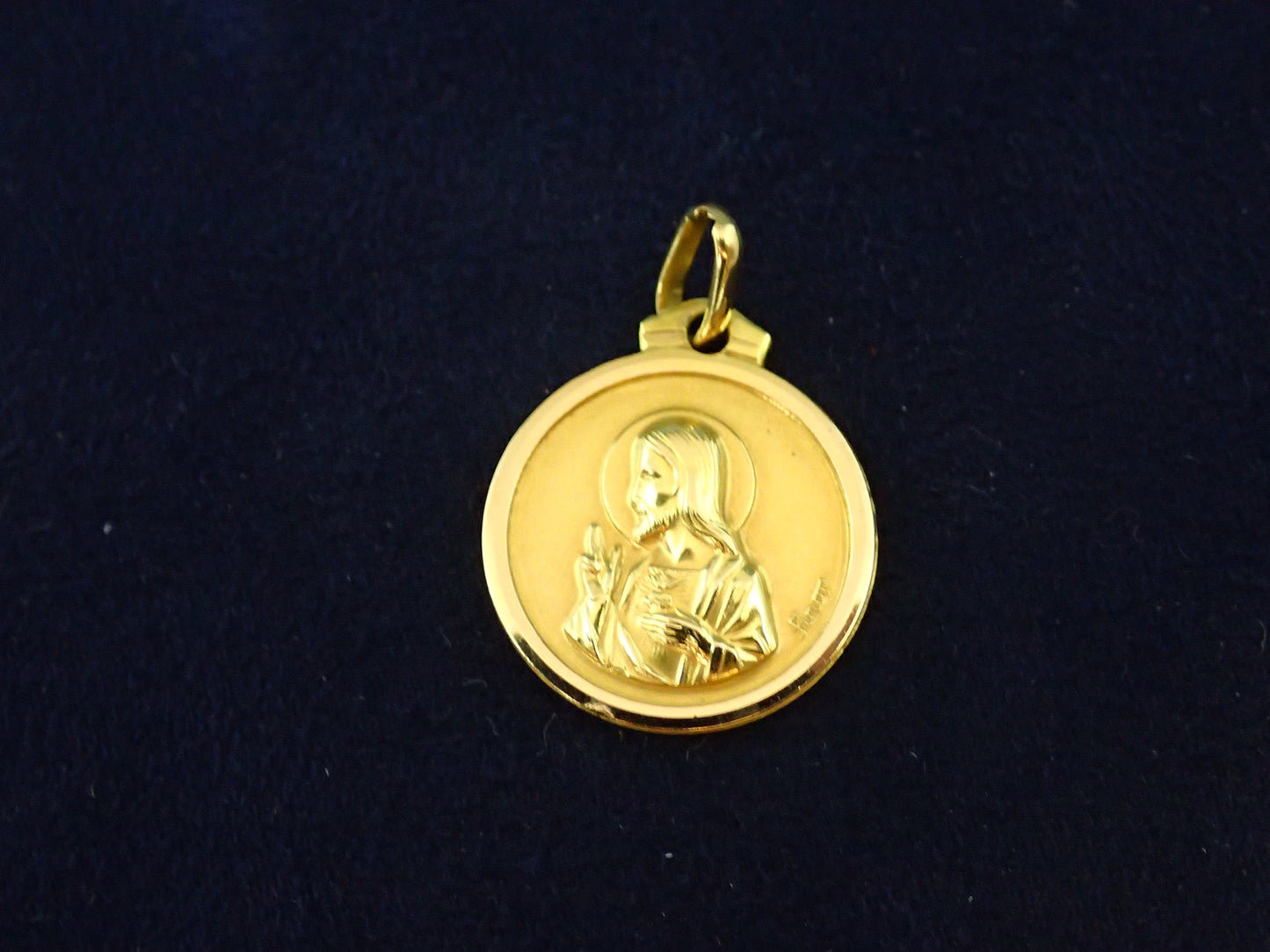 Médaille recto verso en or jaune 750/ème de 1.79g / Bijoux d'occasion