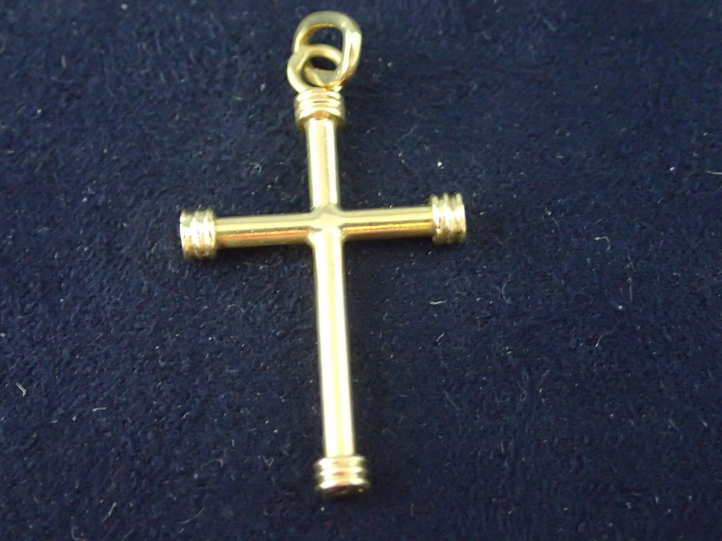 Pendentif croix en or jaune 750/ème de 2.90g / Bijoux d'occasion