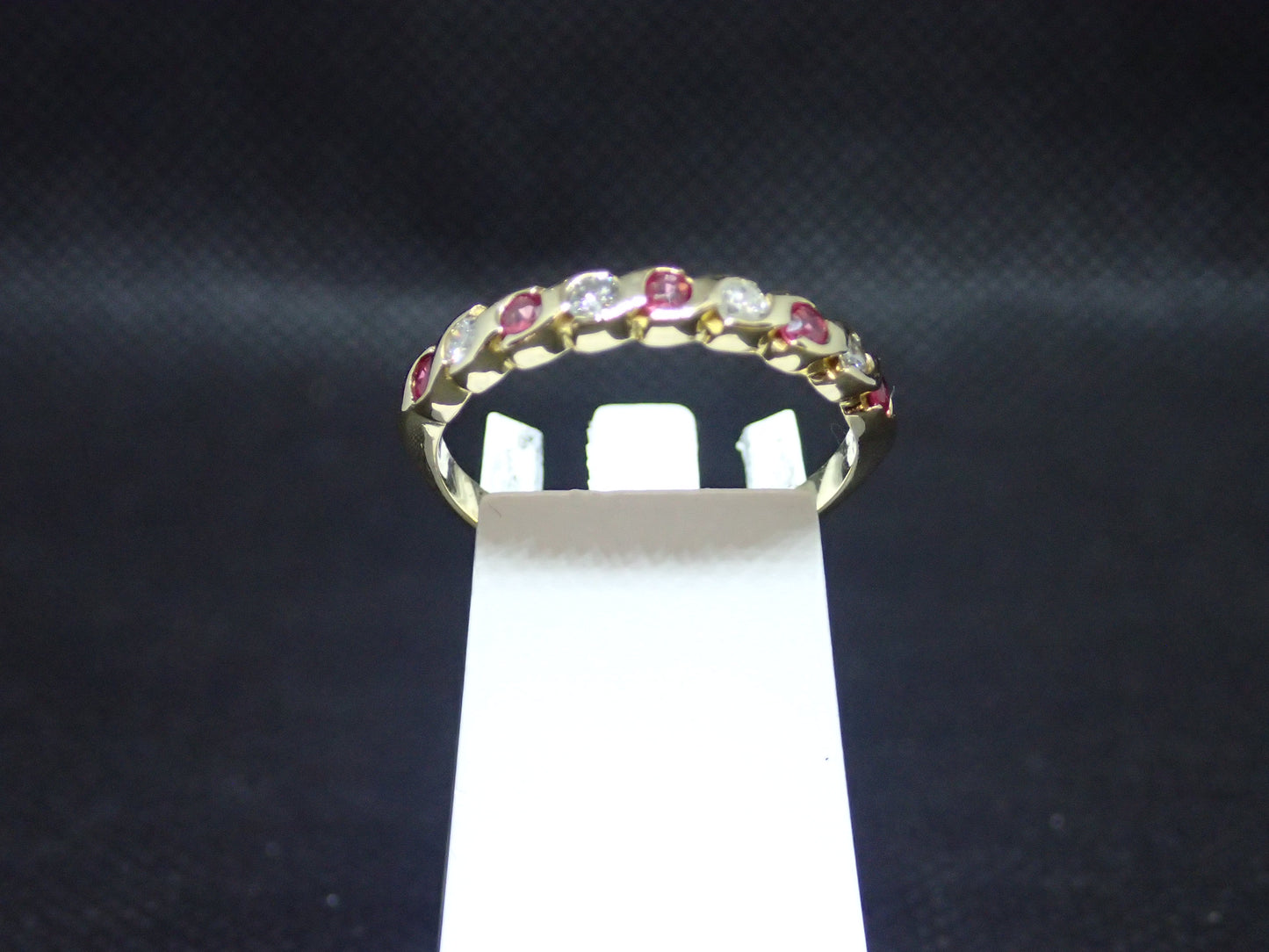 Bague en or jaune 750/ème de 2.35g, rubis, diamant / Bijoux d'occasion