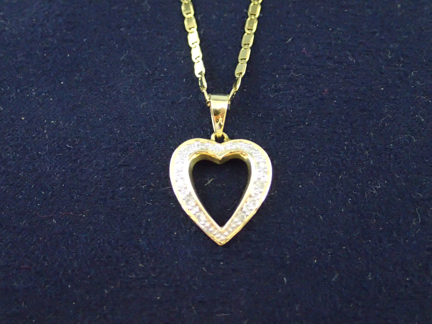 Collier et pendentif coeur en or jaune 750/ème de 4.88g, diamant / Bijoux d'occasion