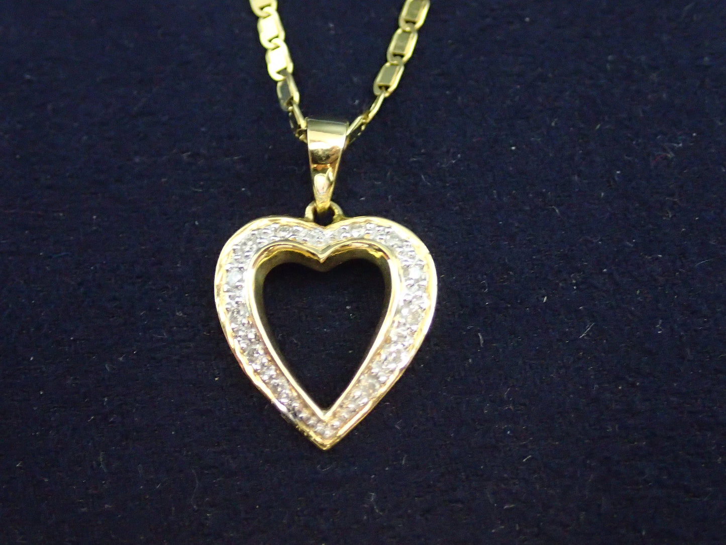 Collier et pendentif coeur en or jaune 750/ème de 4.88g, diamant / Bijoux d'occasion