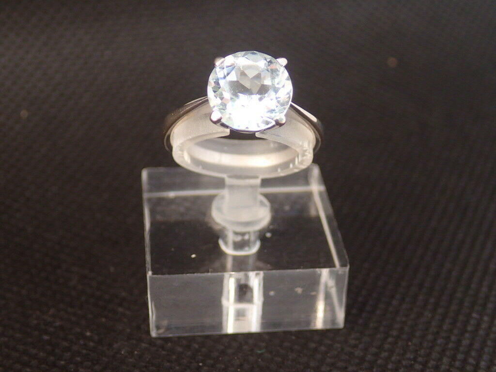 Bague solitaire en or blanc 750/ème de 2.64g  / Bijoux d'occasion